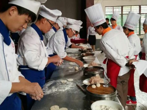 “陜旅烹院捏包子比賽”活動