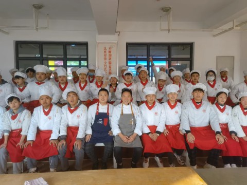 大師進校園|感受烹飪藝術魅力！我院特邀袁偉先生來校開展講學活動