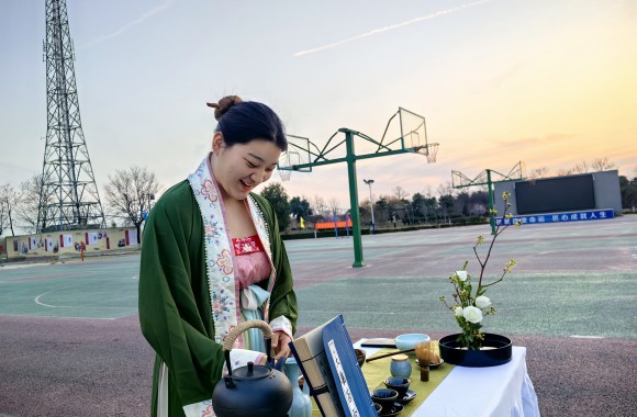 傍晚時分—大學(xué)生們技能練功忙