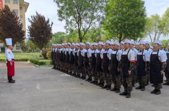 餐桌連著戰場 保障關乎勝負 吃出強健體格 決勝未來戰場 【灶臺上的練兵場】中式烹調師培訓，來了！