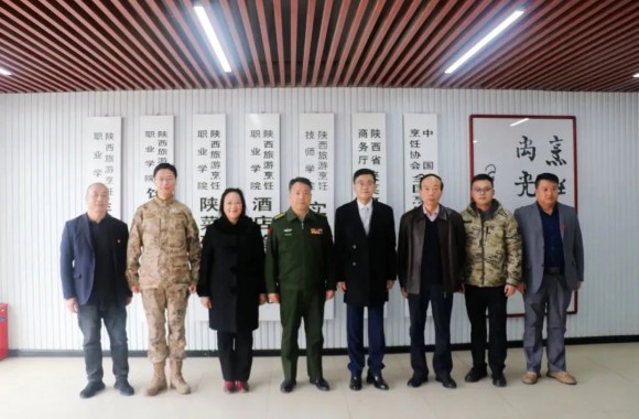 咸陽軍分區焦維東一行到陜西旅游烹飪職業學院為全院師生開展習近平強軍思想輔導授課