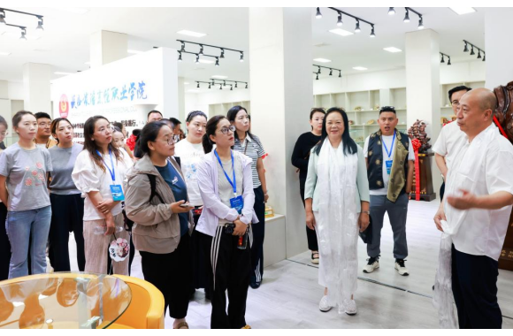 陜藏職業院校跨區域交流 共促教育協同發展 ——西藏阿里中職校教師赴陜西旅游烹飪職業學院參觀交流