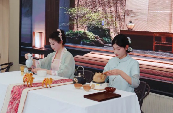 宋韻流芳，指尖競技 | 宋代點茶大賽選手演繹千年茶風雅韻